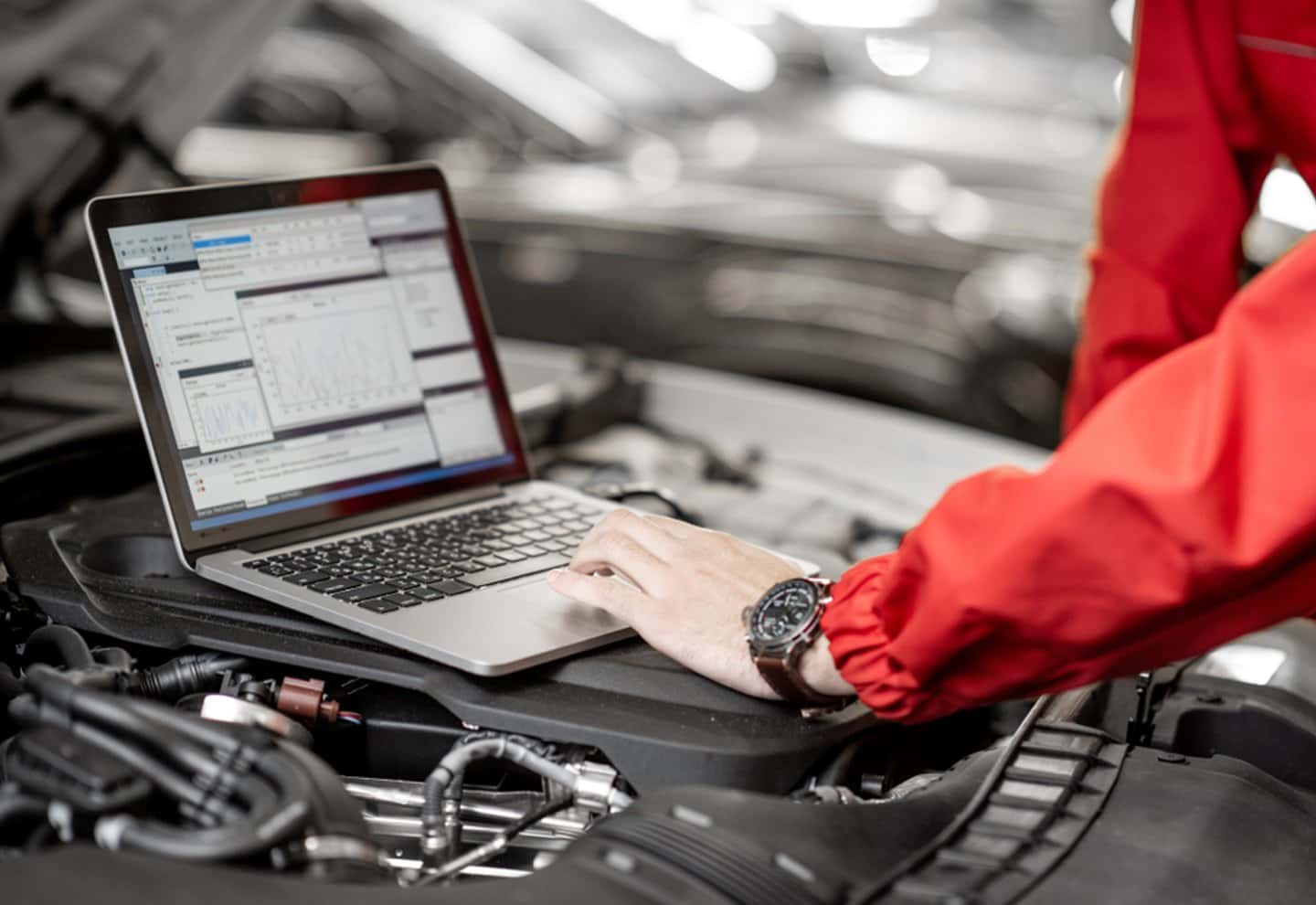 Diagnostik arıza tespit cihazı ile araç elektronik sistem kontrolü